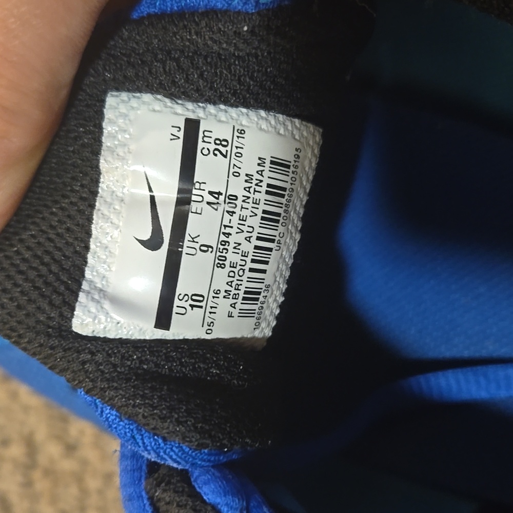 Nike Shoes - Picture 3 of 4